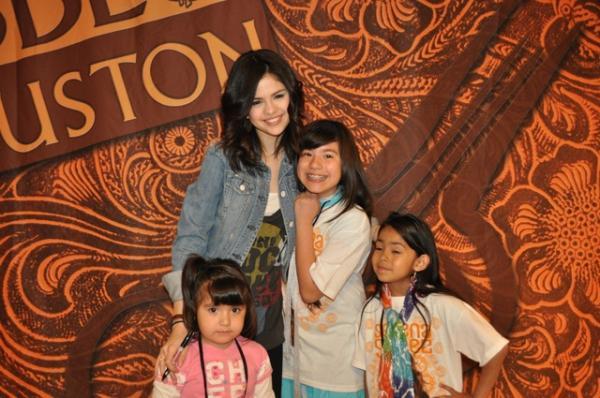 DSC_0031_1 - xSelena Houston Rodeo 2010