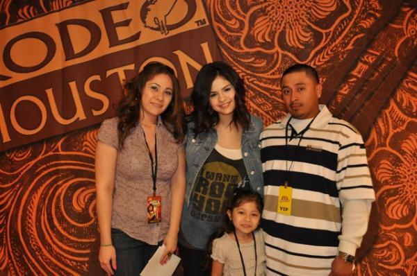 DSC_0026_2 - xSelena Houston Rodeo 2010