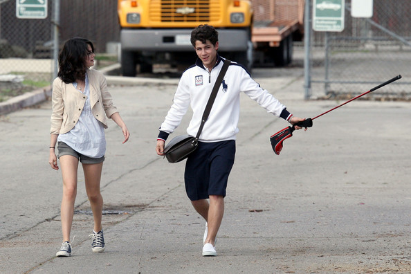 Selena Gomez and Nick Jonas - Nick Jonas Leaves His House