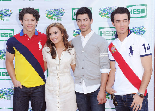 Nick Jonas and Kevin Jonas - 2010 Arthur Ashe Kids