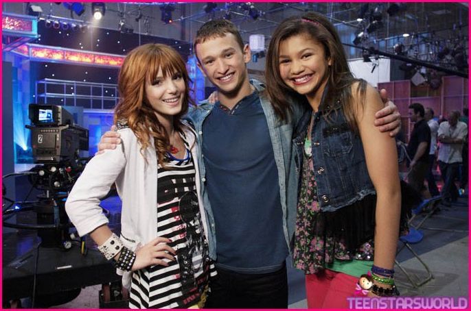 Bella-Thorne-Zendaya-Coleman-Karate-DUO-18 - TOTUL PENTRU DANS