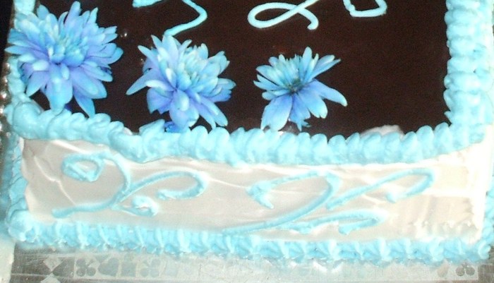 tort floare albastra