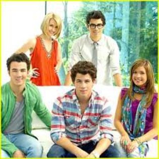 162793_123072807758920_123068997759301_149358_6474808_n - Jonas Brothers LA