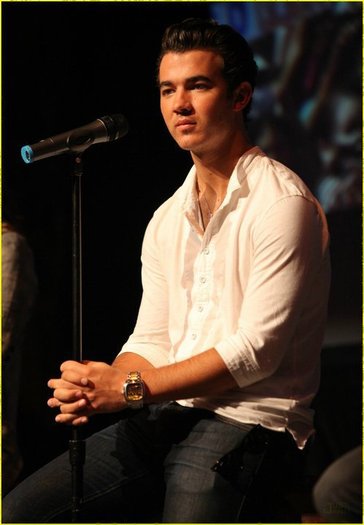 166800_129739760423016_128755540521438_192038_3273226_n