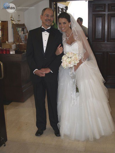 40836_142098512491791_140437535991222_238741_2335991_n - Elizabeth Gutierrez