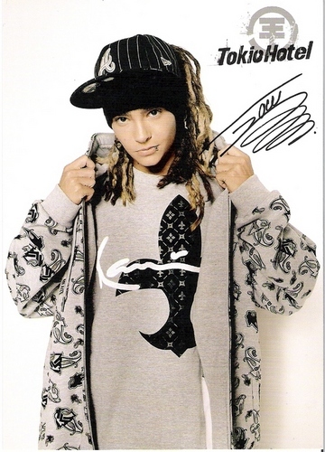 673744tom_kaulitz--large-msg-121056348338 - Tom Kaulitz