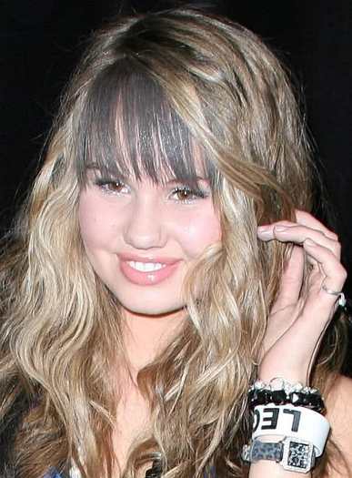 25us9lg - Debby ryan