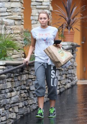  - x Out in Studio City - 18th February 2011
