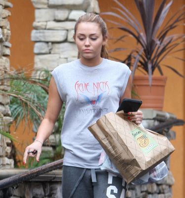  - x Out in Studio City - 18th February 2011