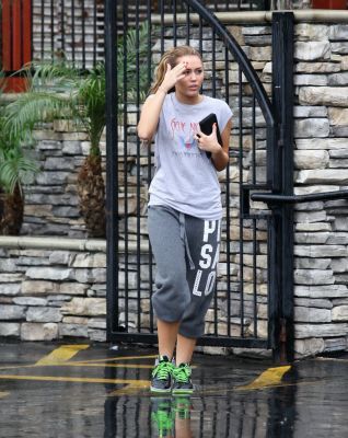  - x Out in Studio City - 18th February 2011