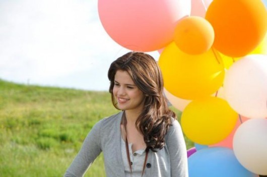 selena-new-dream-2-530x351