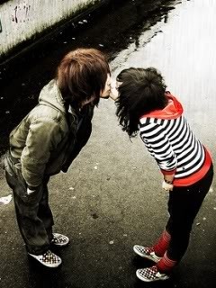 EmMo KisS (11) - xX   Emo kiss     xX