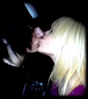 EmMo KisS (44) - xX   Emo kiss     xX