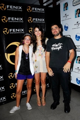 8 - xSelena 04 februarie-Meet si Greet at Argentina Concert