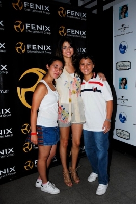 10 - xSelena 04 februarie-Meet si Greet at Argentina Concert