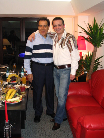 Pierre Katra si Printul Andrei Ratiu in biroul Agentiei Prince d'Armeny; Celebrul creator de moda al reginelor si printeselor a vizitat Scoala si Agentia Prince d'Armeny
