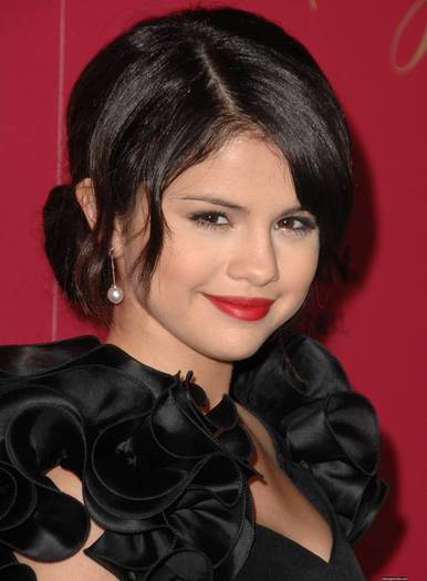 selenagomezfan_com-hollywoodstyleawards-0057 - XX Cele mai rare poze SELENA GOMEZ XX