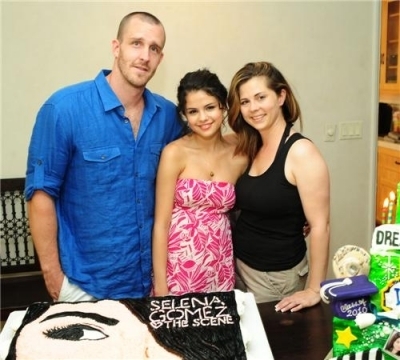 7 - 0_Aniversarea Selenei de 18 ani_0