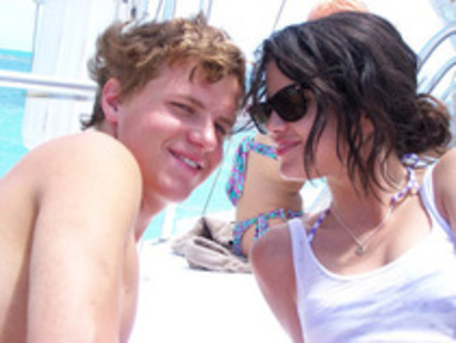 42 - 0_Selena Personale_0