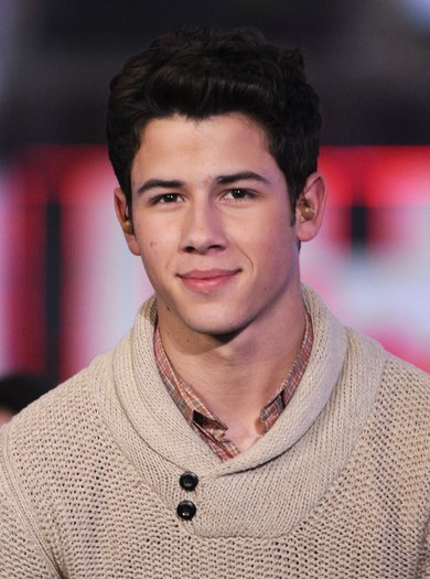 Nick2011-nick-jonas-19391955-1039-1400 - MTv interviu