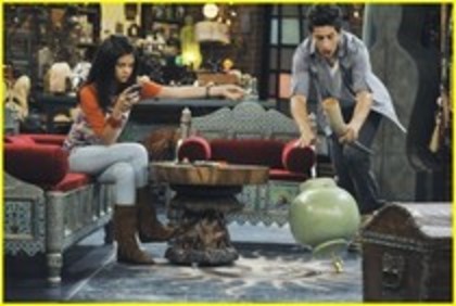 25514793_VSHBBFMIY - Magicienii Din Waverly Place