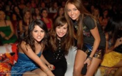 20768641_GBHBOEUTP - Selena Gomez