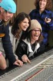 25514829_GBSRPXDSP - Selena Gomez