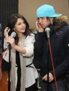 25514837_GGDBMHPAI - Selena Gomez