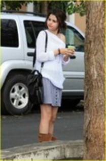 25514847_BRFJLOEIK - Selena Gomez