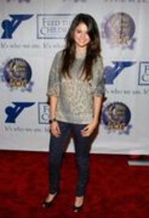 25514967_BJGFJKVST - Selena Gomez