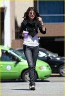 25515077_HVTYHKEGY - Selena Gomez