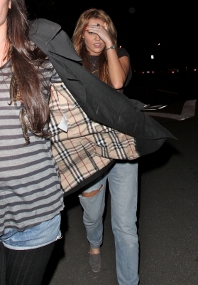  - x Leaves Josh House In Hollywood - 20th February 2011