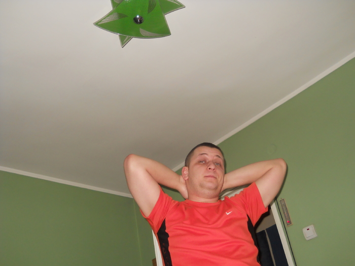 mamiii mi-e foaaame...imi faci...