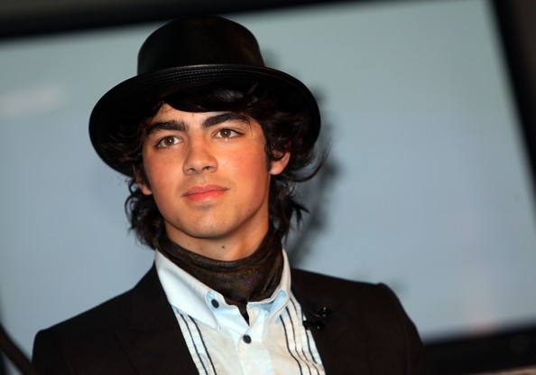 Jonas+Brothers+Disney+Hollywood+Records+Reveal+Ah28xobEvYil - FoR U JoE JoNaS 4