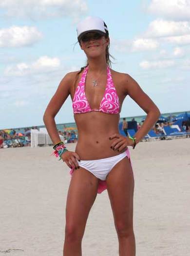 30411534_DLMIAHXJW - 00 Anahi 002