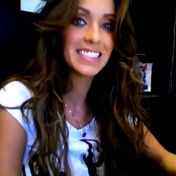 31505633_VTKTBGCNH - 00 Anahi 002