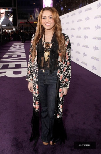 18 - Never Say Never Premiere 0