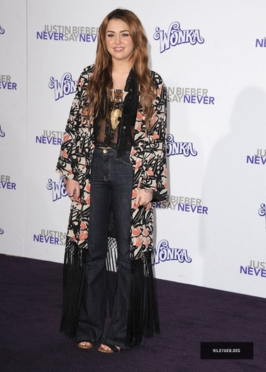 33 - Never Say Never Premiere 0