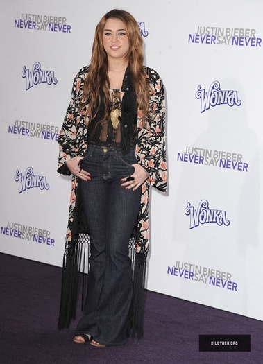 37 - Never Say Never Premiere 0