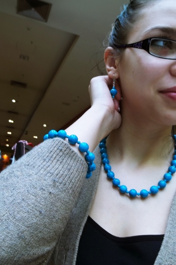 Set turcuaz; Pret 355 ron
