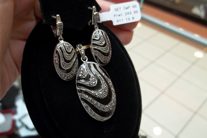 Set marcasite