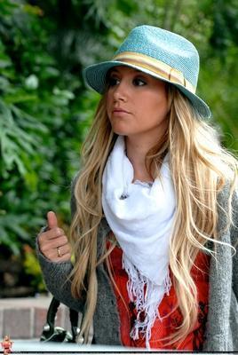 ZQXONGMBXSTRPXLLGYZ - ashley tisdale