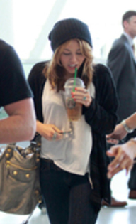 starbucks 9 - starbucks si miley cyrus