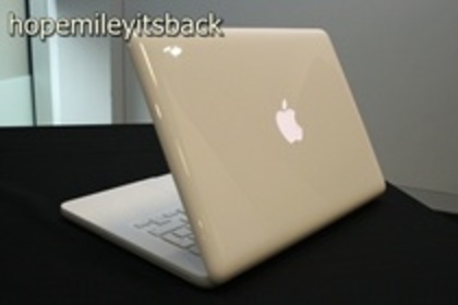 apple milz 3 - X_x laptopul si telefonul Apple ale lui miley cyrus