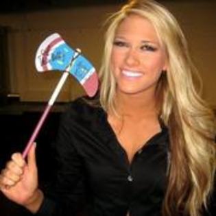 kelly kelly este fff frumoasa foarte o adoor - cele 2 cele mai frumoase dive din lumee si din wrestling