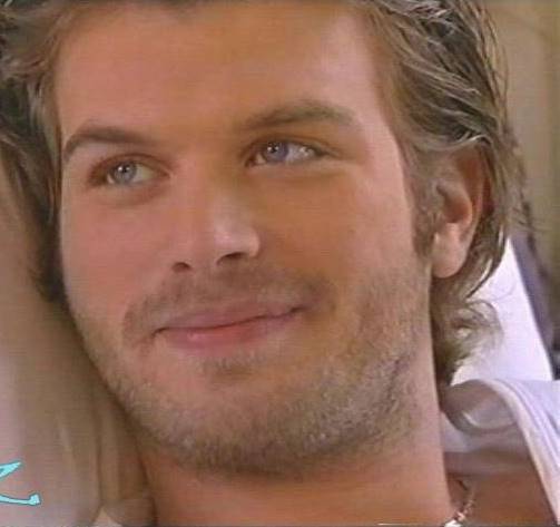 kivanc_tatlitug_10241_www_dizifilm_eu1 - Kivanc Tatlitug