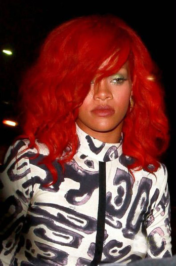 rihanna-red-hair - Rihanna cele mai noi poze