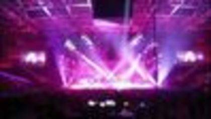 thumb_Avril_Lavigne_-_Victoria_The_Best_Damn_Tour_-_024