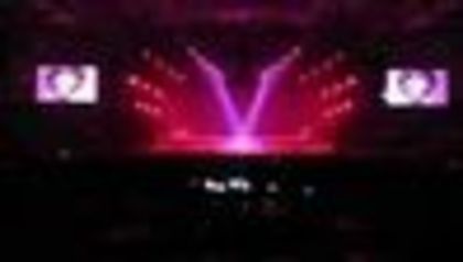 thumb_Avril_Lavigne_-_Victoria_The_Best_Damn_Tour_-_027 - March 05 - Victoria