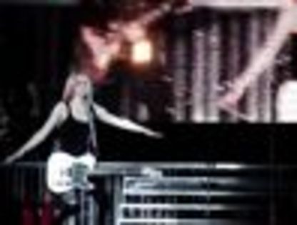 thumb_Avril_Lavigne_-_Toronto_TBDT_-_018